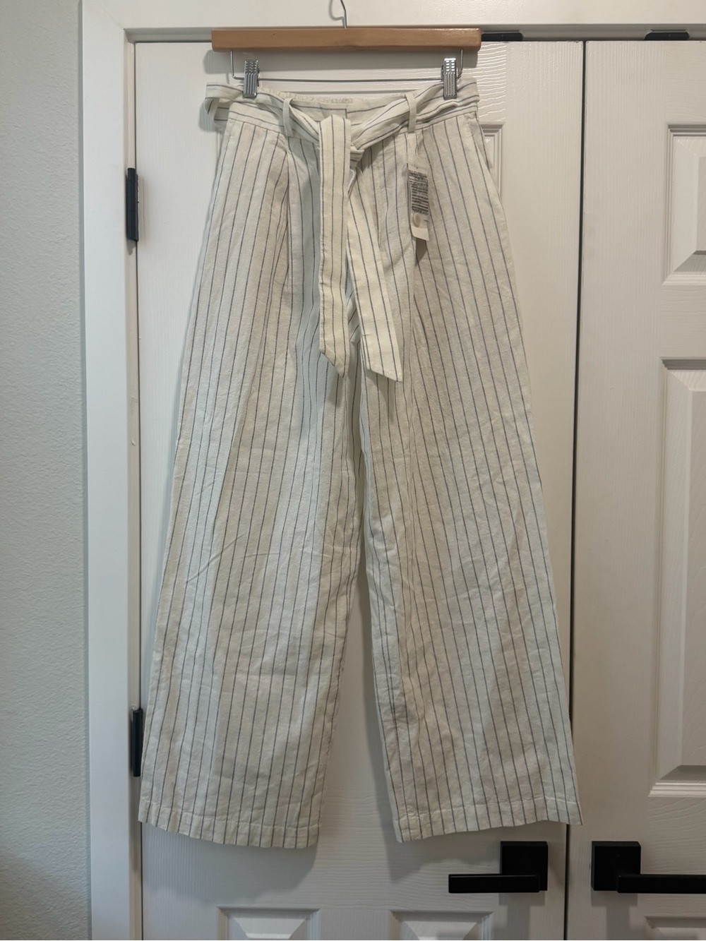 NWT Uniqlo Wide-Leg Striped Pants Small
